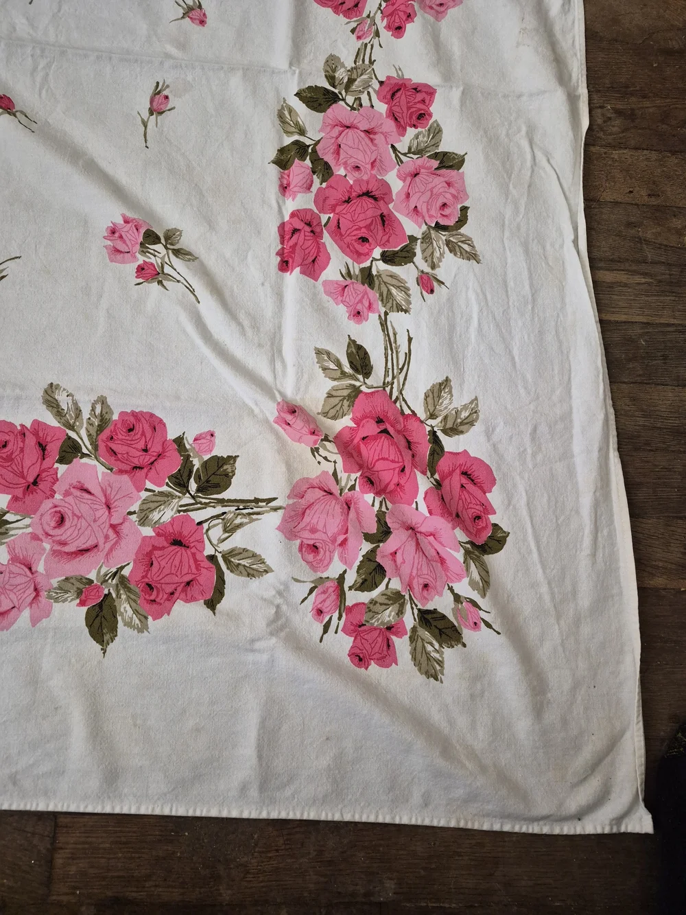 1950's Pink Roses Print Cotton Tablecloth